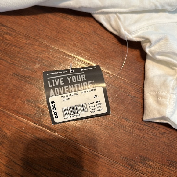 White short sleeve tee shirt - Picture 2 of 3